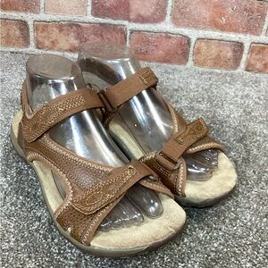 Earth Spirit Frisco women’s comfort sandals size 7.5